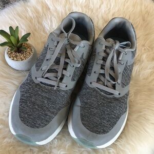GoGolf GOLF Tennies Gray EUC
